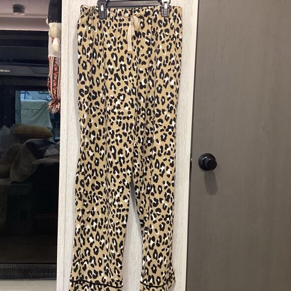 NWOT. Kim Rogers Brand Women’s Size Medium Animal Print 2 PC PJ Set - Picture 11 of 14